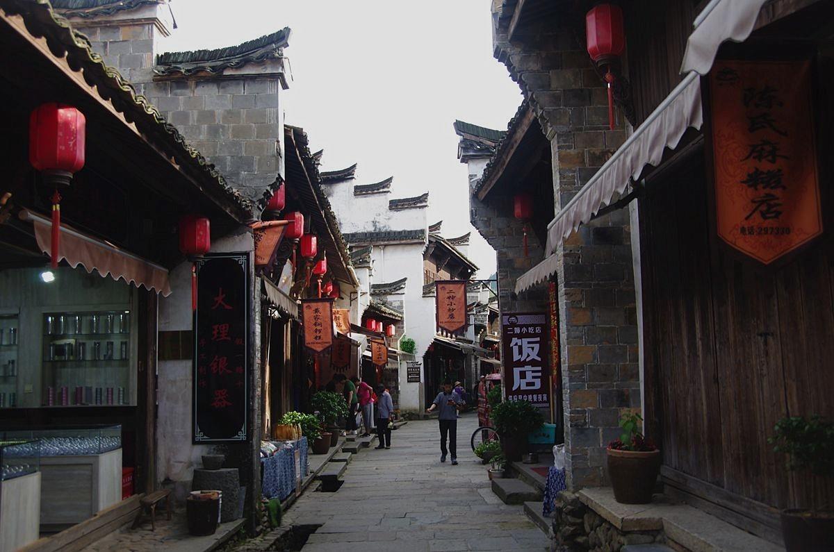 探秘小亮今年7岁,妈妈30岁,小亮11岁时,妈妈多少岁?
